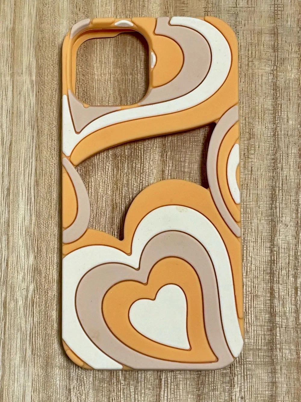 Retro Heart Wave iPhone 13/14/15 Case in Peach, Cream & Taupe
